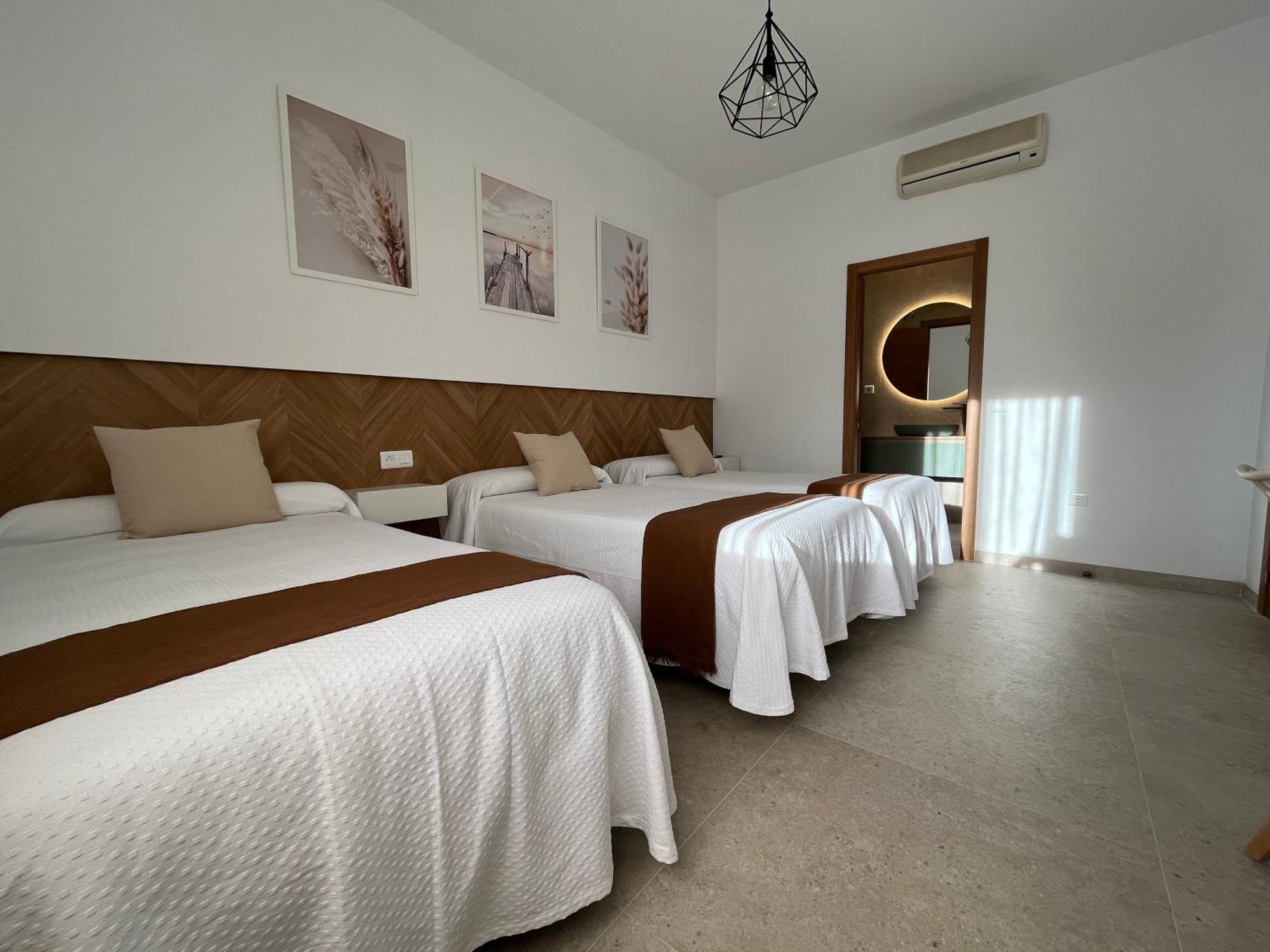 Hostal Parador De Los Llanos Torreorgaz Dış mekan fotoğraf