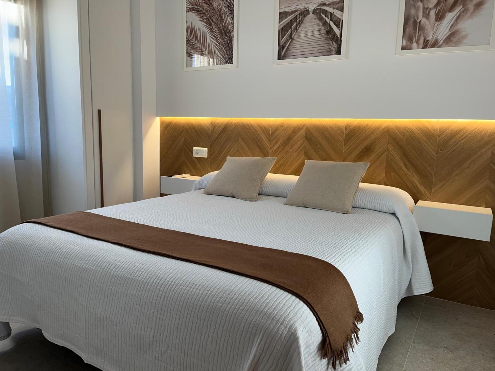 Hostal Parador De Los Llanos Torreorgaz Dış mekan fotoğraf