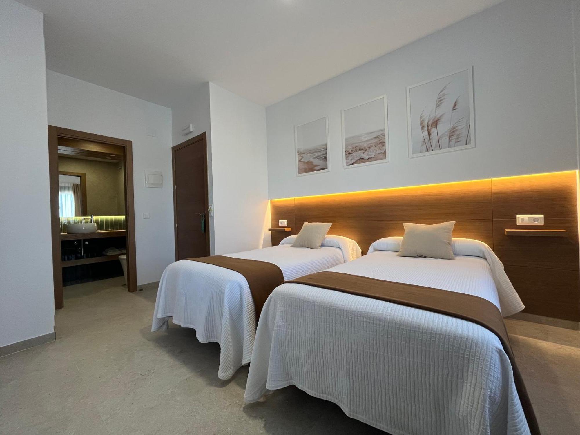 Hostal Parador De Los Llanos Torreorgaz Dış mekan fotoğraf