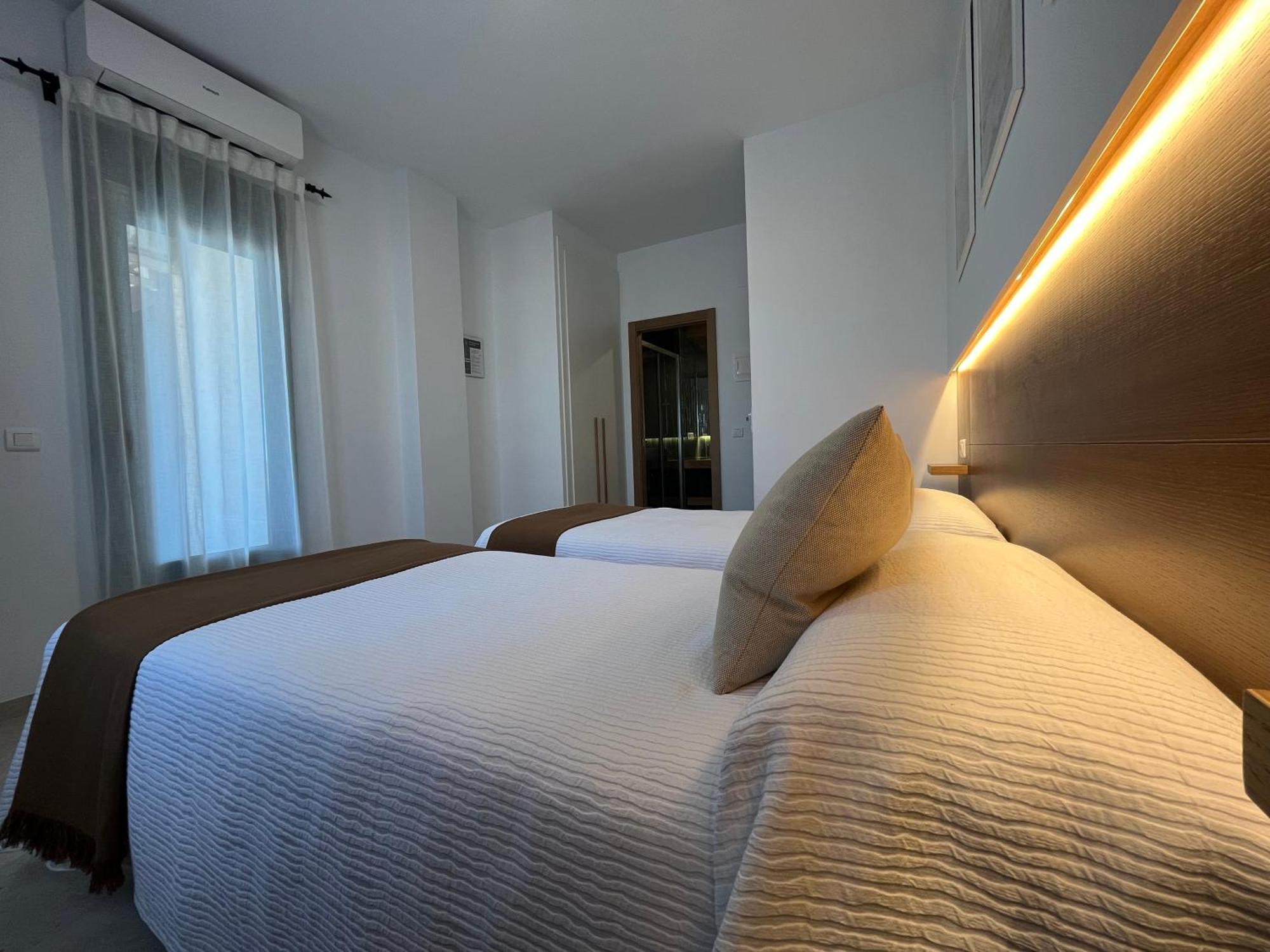 Hostal Parador De Los Llanos Torreorgaz Dış mekan fotoğraf